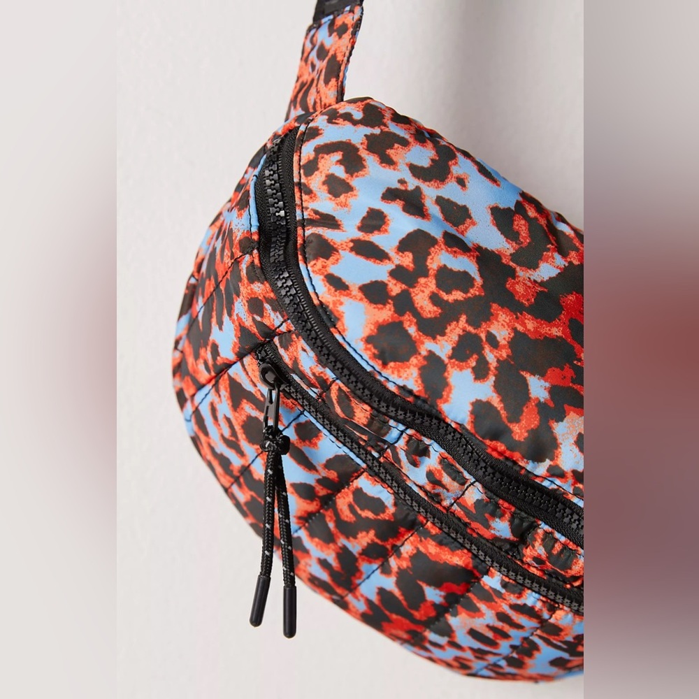 A4. NWT Free People Quilted Print Sling Bag - Picture 2 of 5